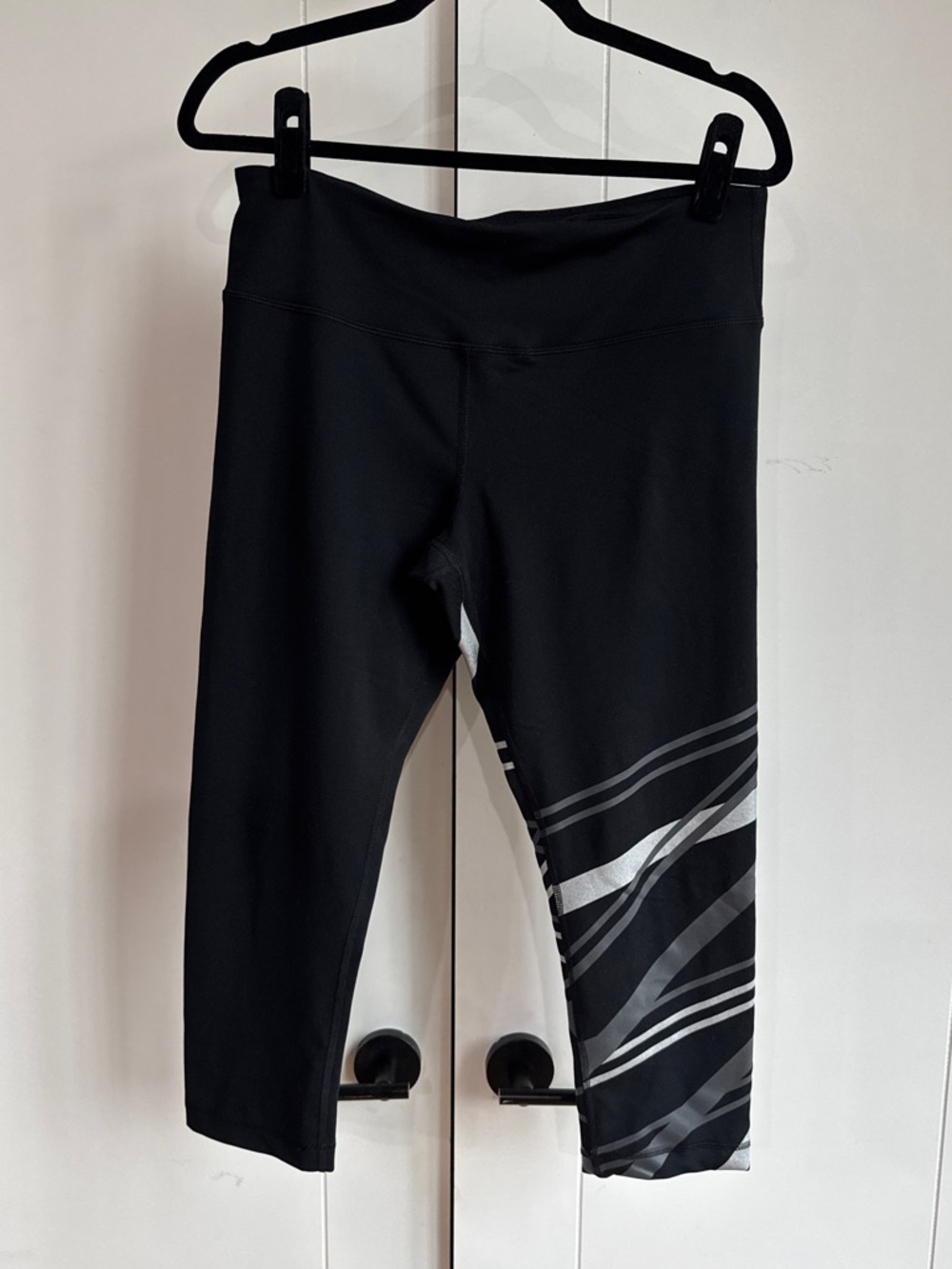 90 Degree By Reflex Black Capri Leggings with Silver Stripe Accent